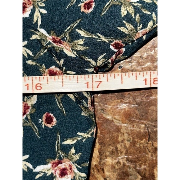 Francesca’s Mi ami Women’s Dress Size Medium Keyhole Long Sleeve Green Floral - Picture 5 of 11